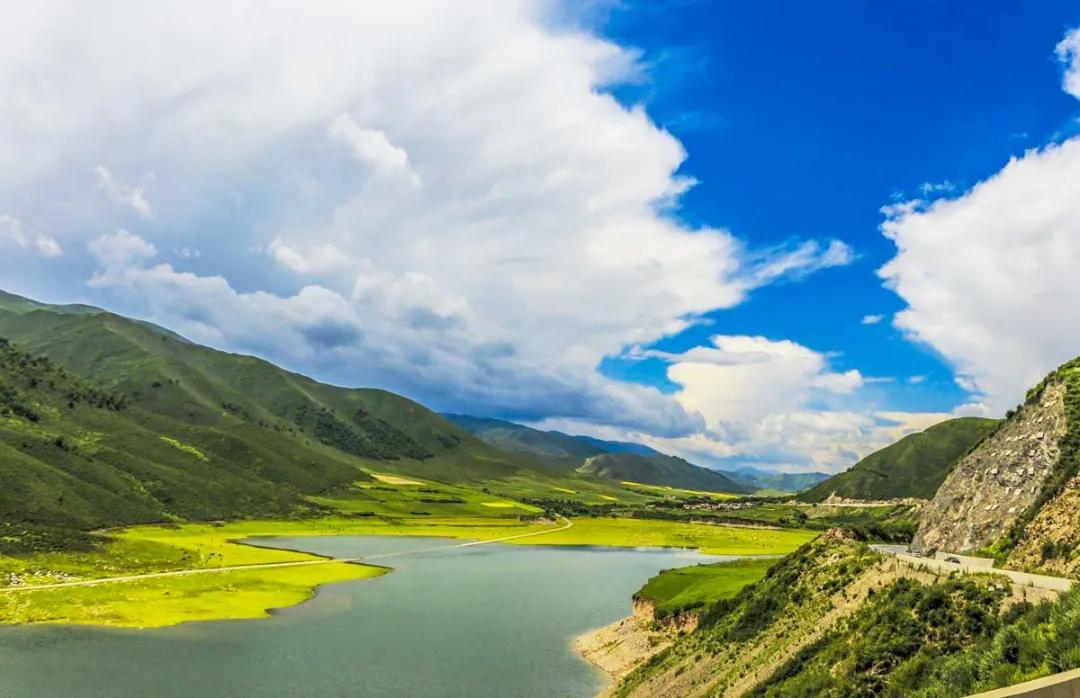合适夏天去旅游的自驾路线,合适夏季的自驾游路线推荐