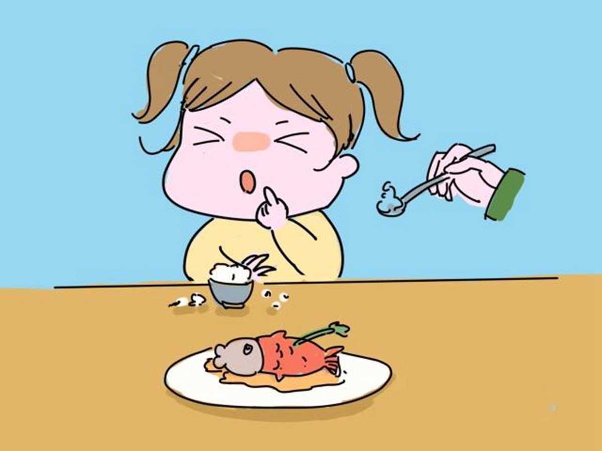 小孩吃鱼被鱼刺卡了怎么处理,孩子吃鱼被鱼刺卡住