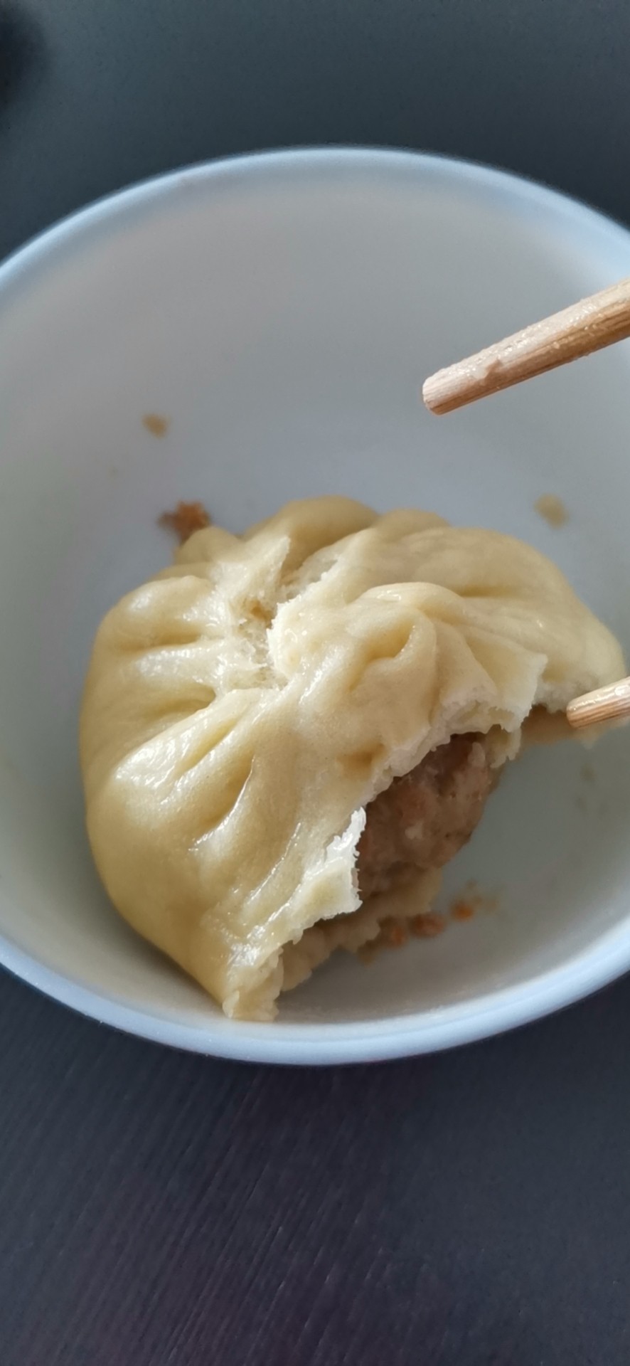 包子蒸回缩包子皮是苦的,蒸出来的包子发硬死面
