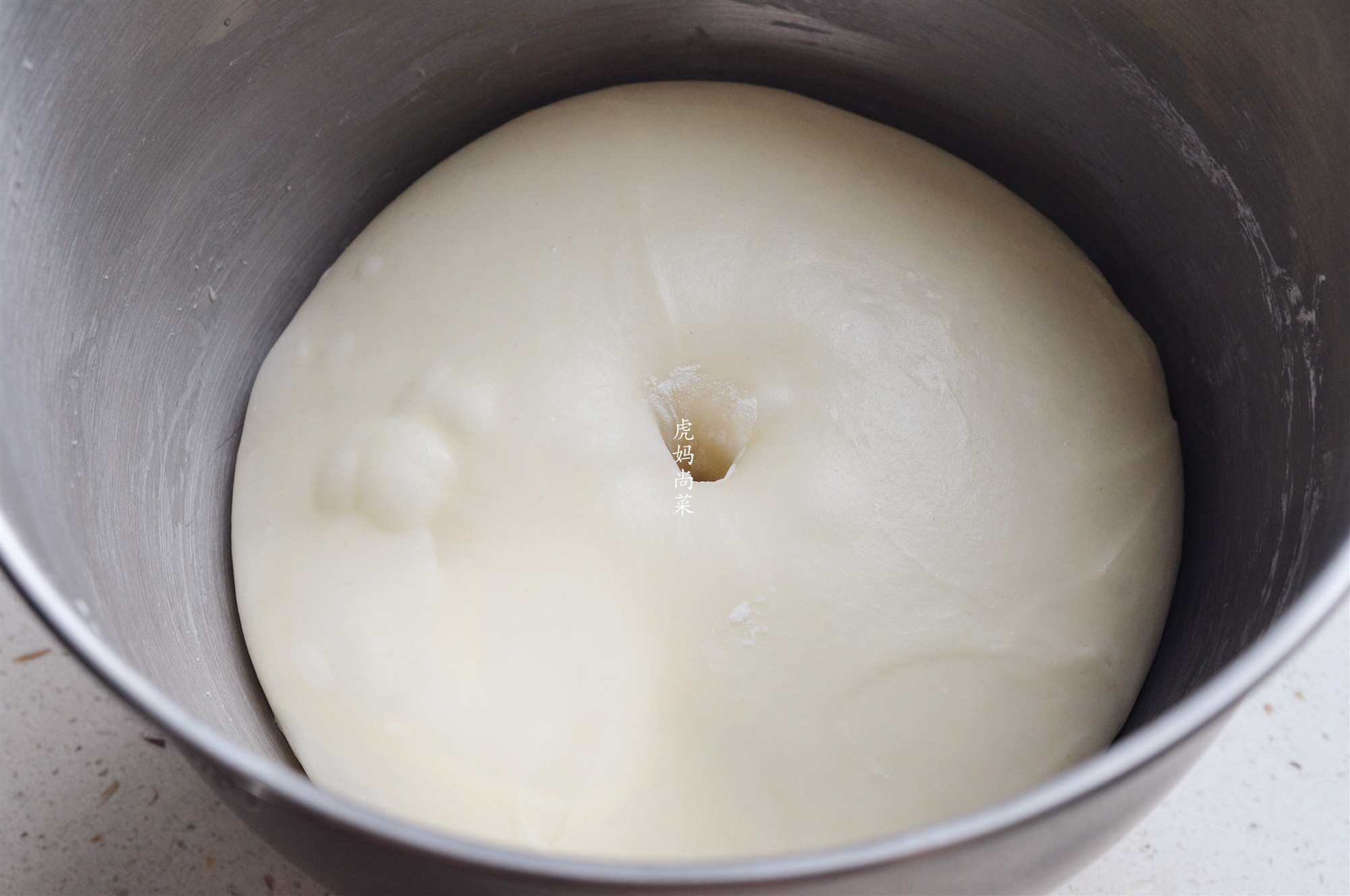 奶香浓郁的早餐小面包，蛋白质丰富又柔软，很合适老年人