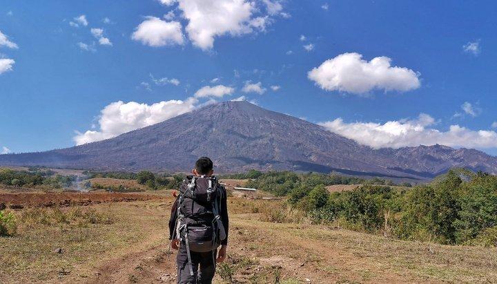 林贾尼火山一日游,印尼火山徒步攻略