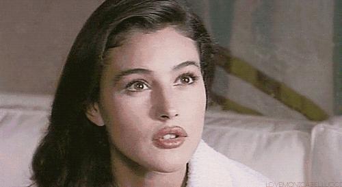 她是全球公认的最性感女神：“裸露”却不情色的人间*物尤**