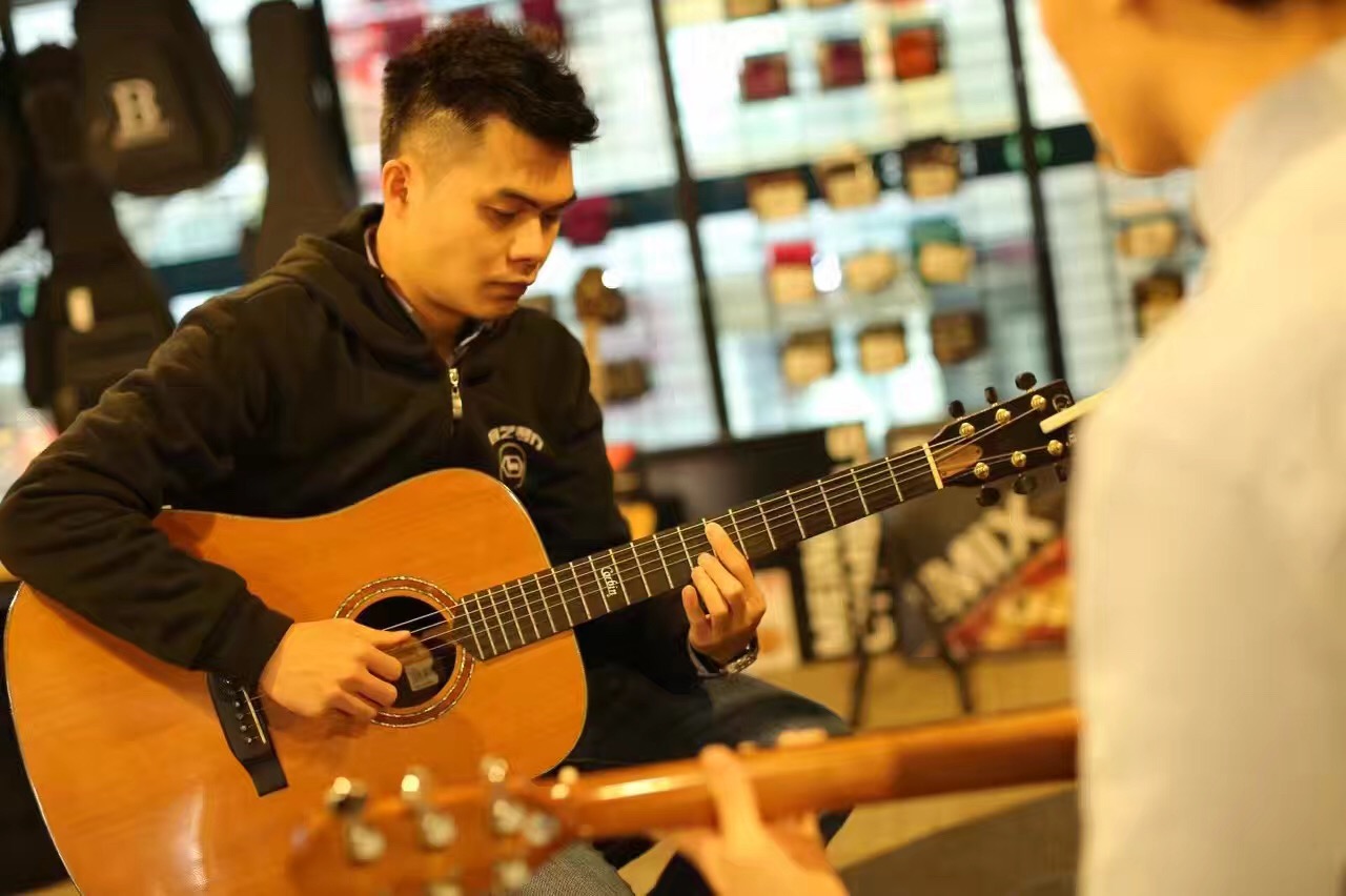 为什么越来越多的人选择学叉车,为什么越来越多的人选择学吉他