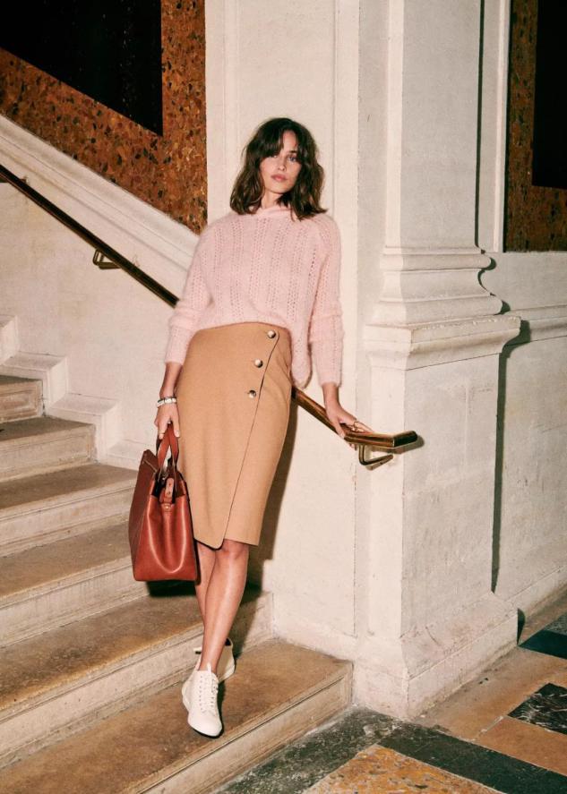 四五十岁的女人想要保持活力感，多穿这几款面料，显年轻十几岁