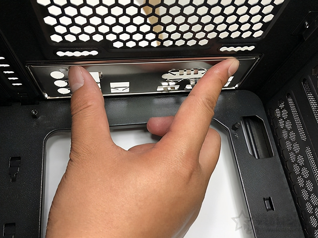 简单组装电脑的详细教程,组装电脑装机流程