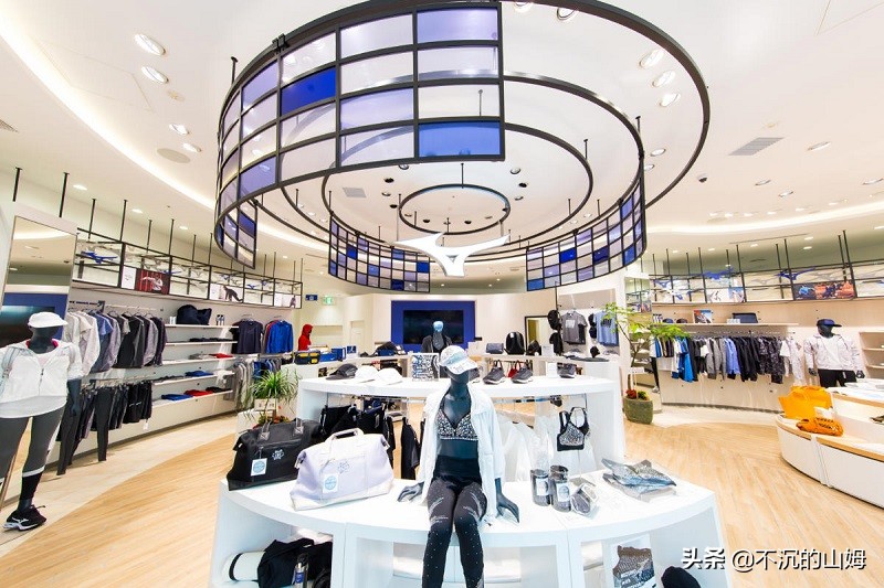 耐克品牌历史,运动品牌阿迪达斯发展历程