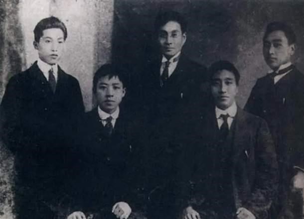 陈延年：陈独秀长子，死于乱刀之下，老蒋不许收尸，胡适无辜受累