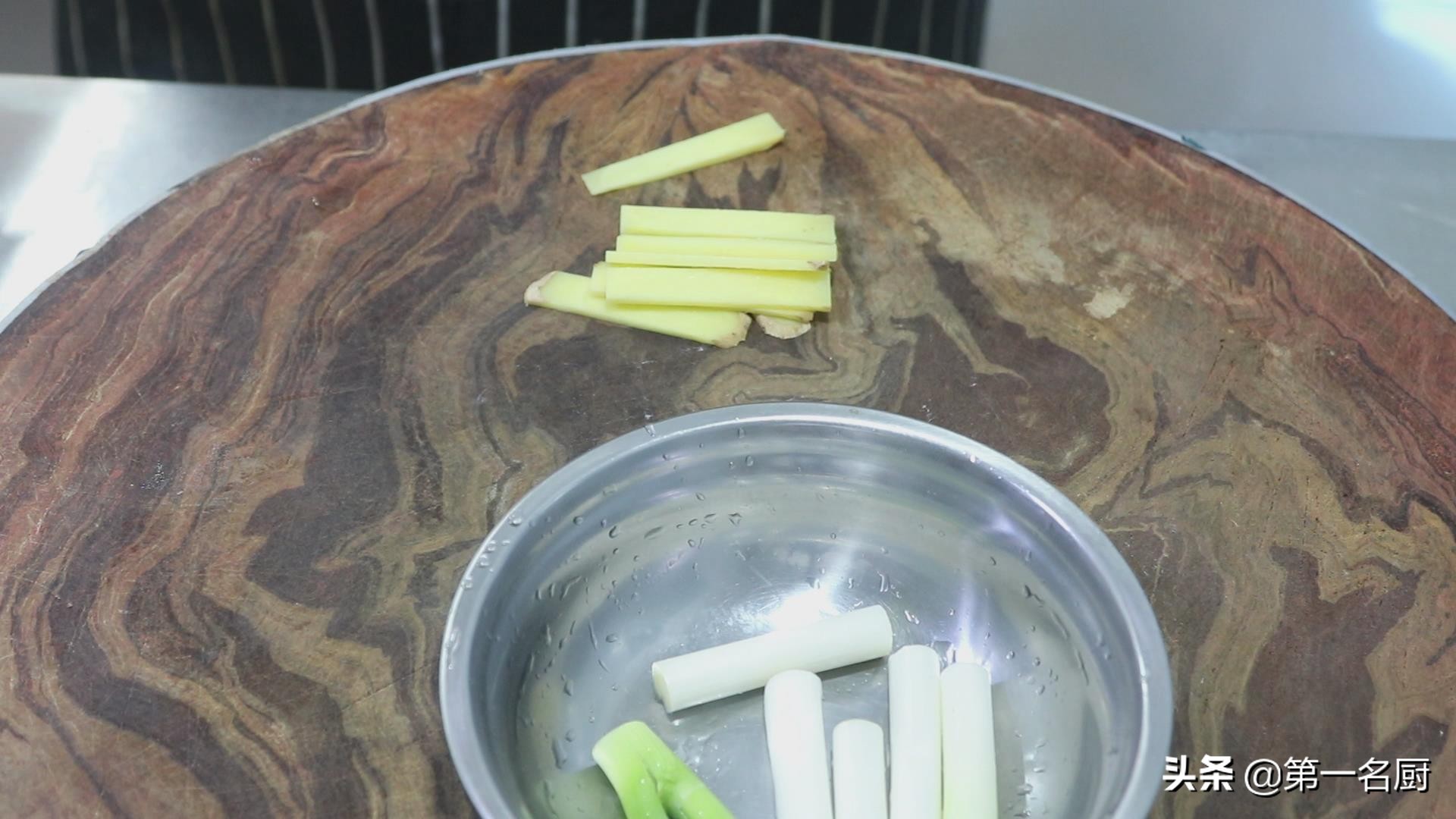 老鸭汤怎么做的好喝,老鸭汤怎样做好喝