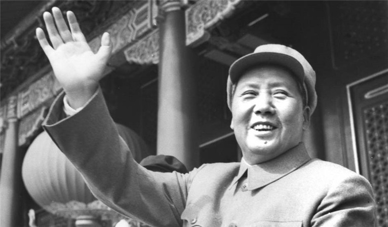 1946年叶挺魂断黑茶山，空难真相是何？周恩来：肯定有人做了手脚
