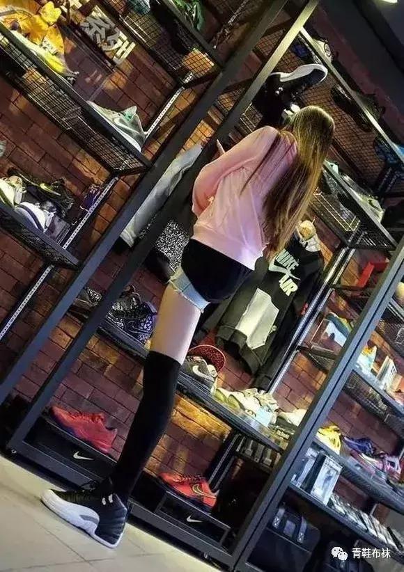 女生合适穿什么运动鞋跑步,矮个子女生穿什么运动鞋好看