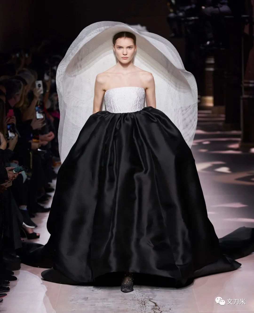 从换人史看LVMH敛金术