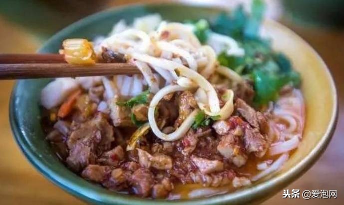 云南十大最美温泉，不但美食众多，美女也如云，带你泡遍全云南！