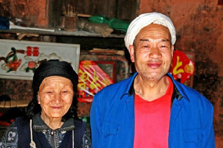 重庆小伙带29岁寡妇隐居深山50年,29岁寡妇跟19岁小伙私奔隐居深山