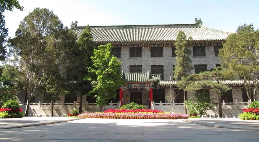国内“最小”医学院，面积只有足球场那么大，网友：浓缩才是精华