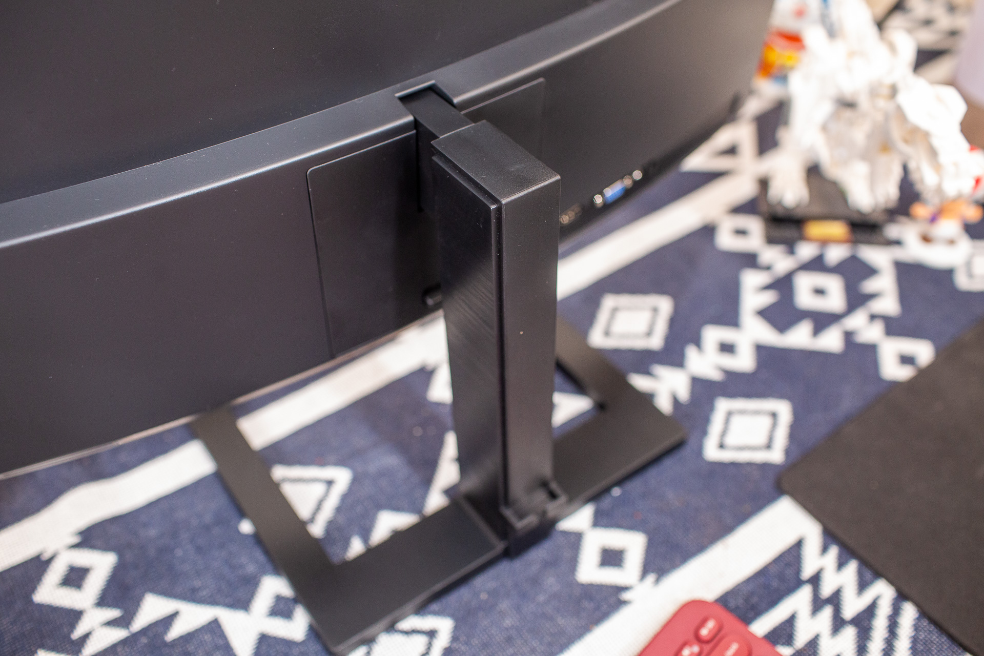 飞利浦275m7c曲面显示器测评,2千左右飞利浦2k显示器推荐