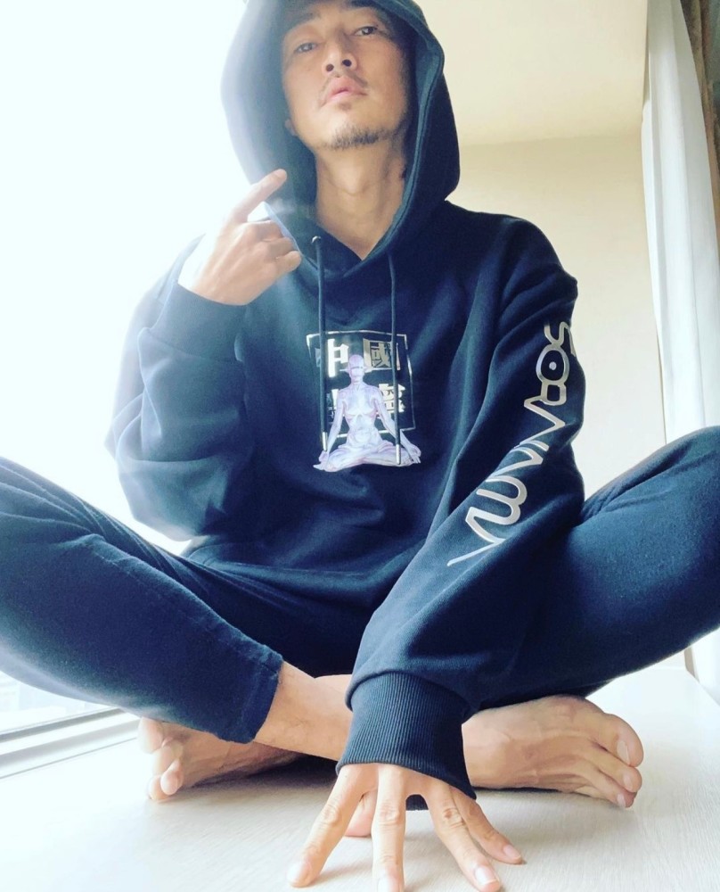 李宁与aape,aape联名李宁驭帅照片