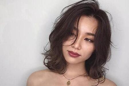 合适圆脸小个子微胖女生的发型,合适圆脸微胖女生发型短发微卷