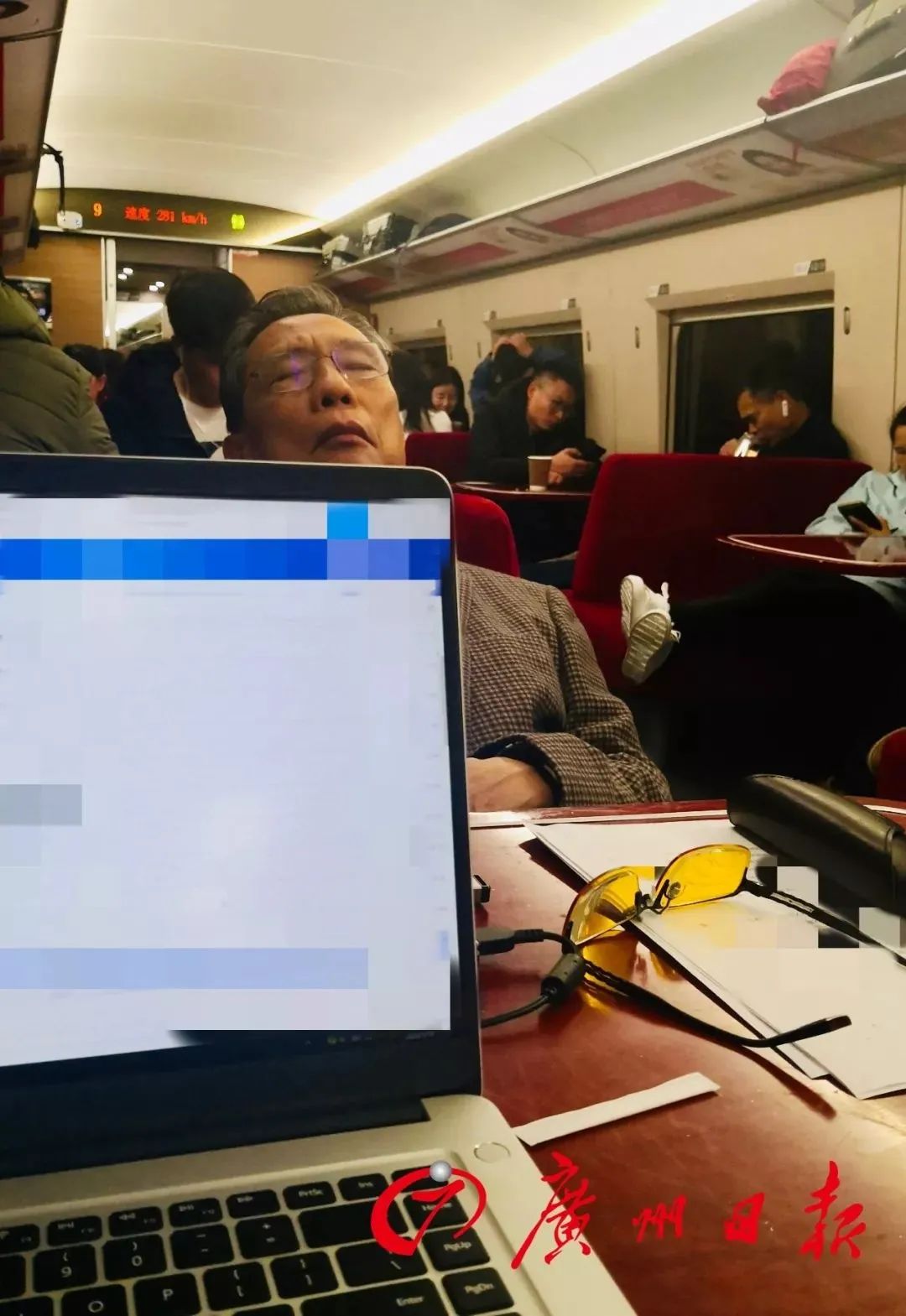 川越学生投稿：黄炫烨《致敬“逆行者”》指导老师：李茂荣