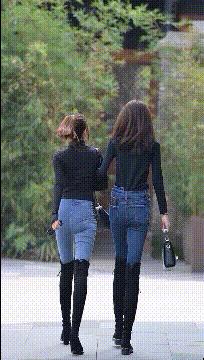 前女友和现女友搞笑图片,两个女生搞笑gif图