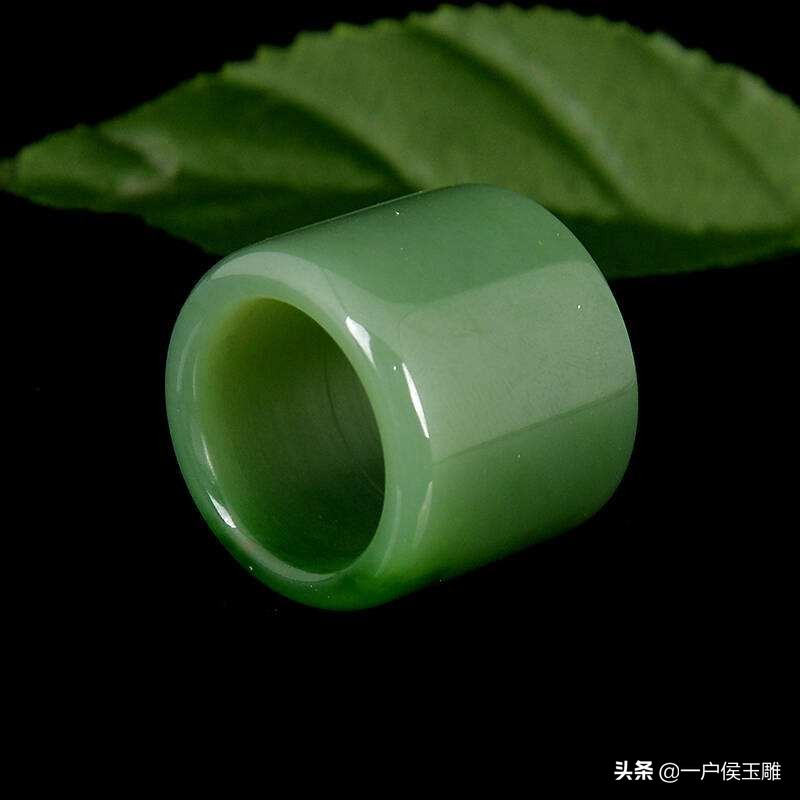 张冠李戴否认了事物的特殊性,张冠李戴与偷换概念的区别