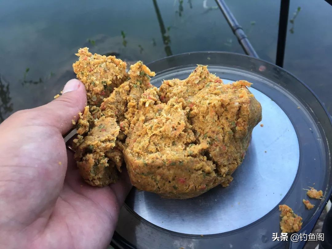 饵料状态很重要,饵料调好后怎么减轻饵料比重
