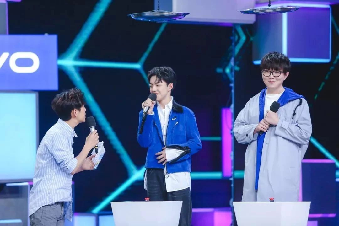 薛之谦杨幂点评毛不易消愁,毛不易把杨幂和薛之谦唱哭