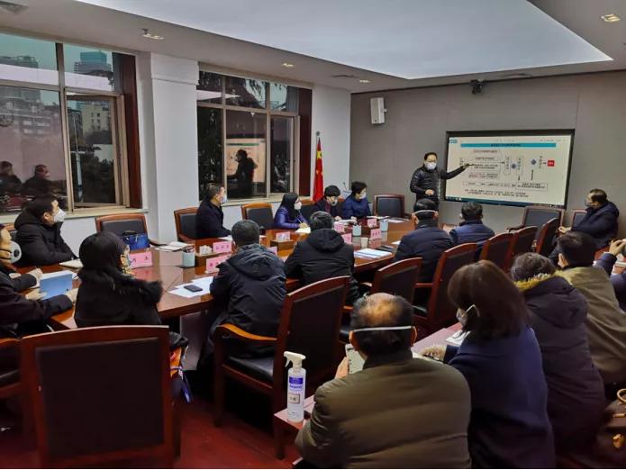 援鄂护士表白武汉警察,小护姐表白中国警察