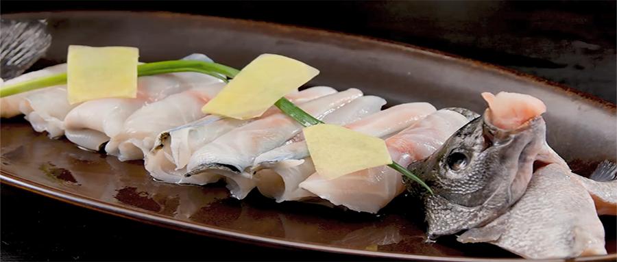 鳕鱼和三文鱼哪个更合适宝宝,三文鱼和鲈鱼哪个合适宝宝吃