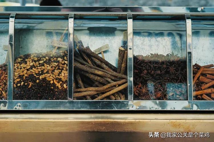 特斯拉否认陶琳离任传闻,特斯拉副总裁陶琳回应全视频
