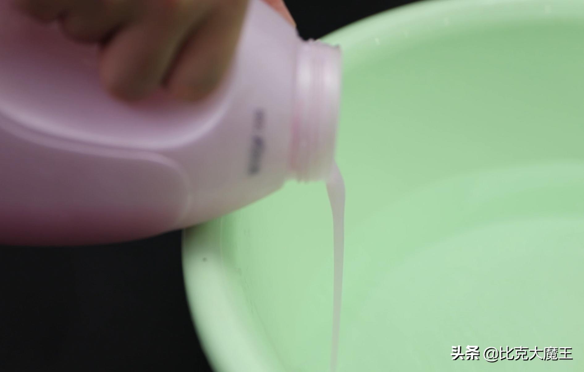 清水拖地等于白拖教你一个小技巧,哪种拖地水拖得干净没水印