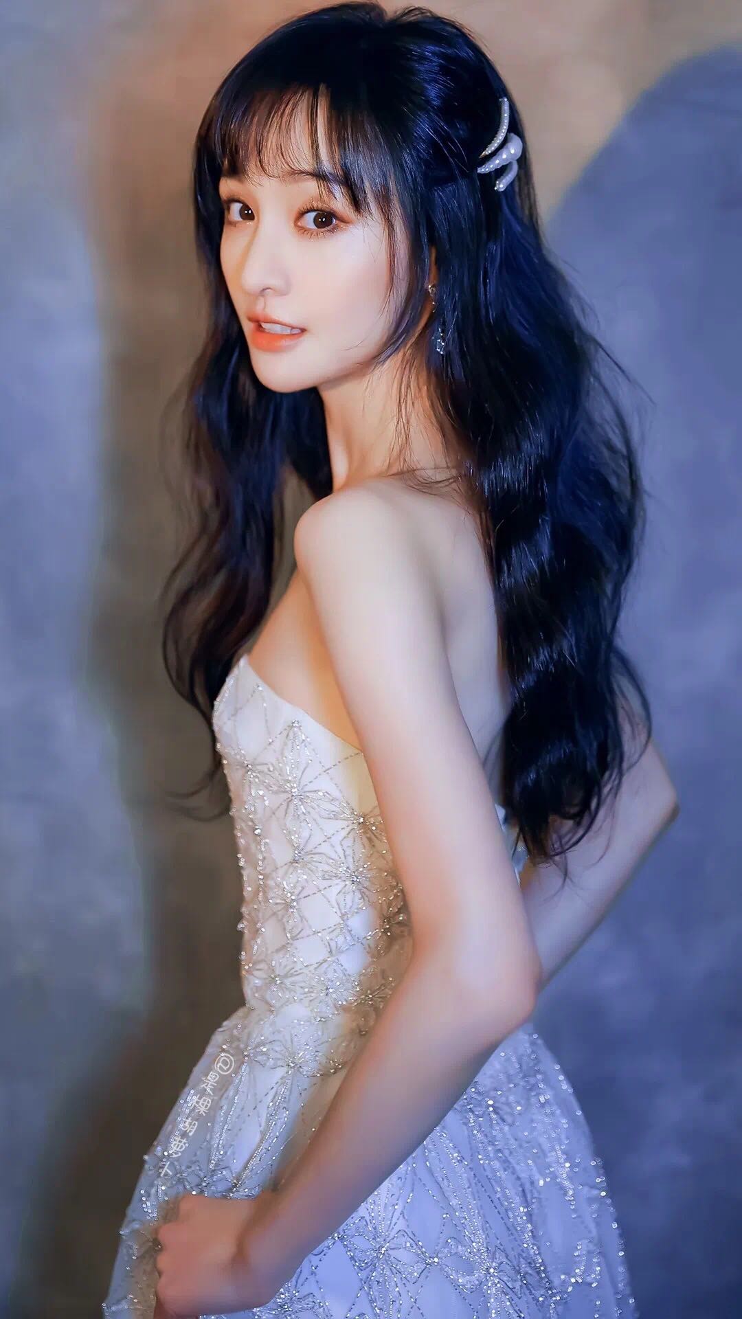中分和齐刘海哪个更好看,你合适长发还是短发发型设计
