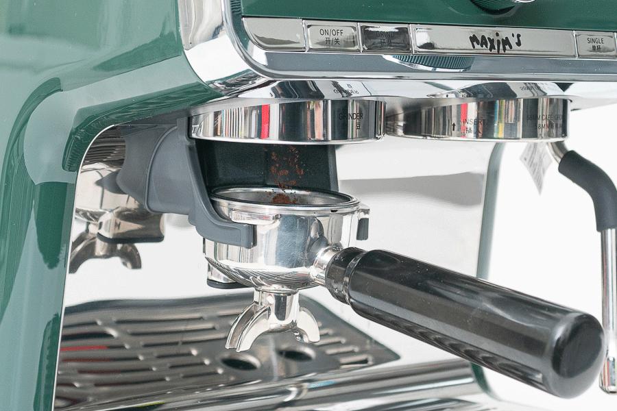 半自动意式咖啡胶囊咖啡机哪个好,胶囊咖啡机半自动和全自动的区别