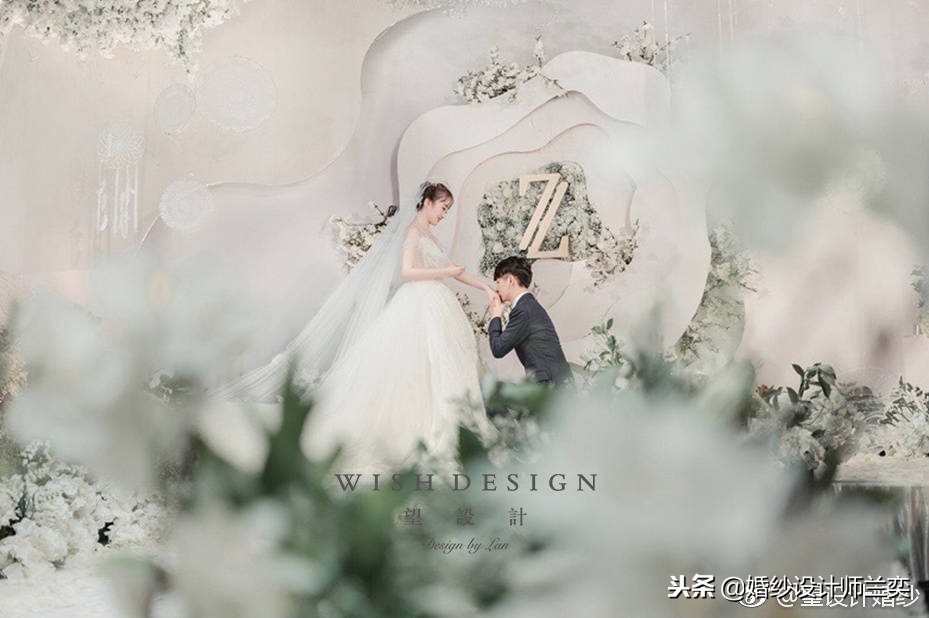 blingbling的婚纱怎么搭配饰品,blingbling大拖尾