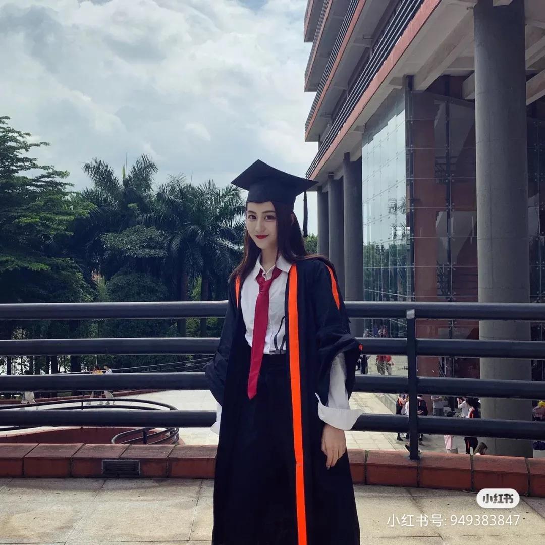 美院中国风学士服,九大美术学院学士服