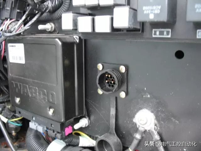 汽车进气压力传感器工作原理,汽车各个传感器的功能与工作原理