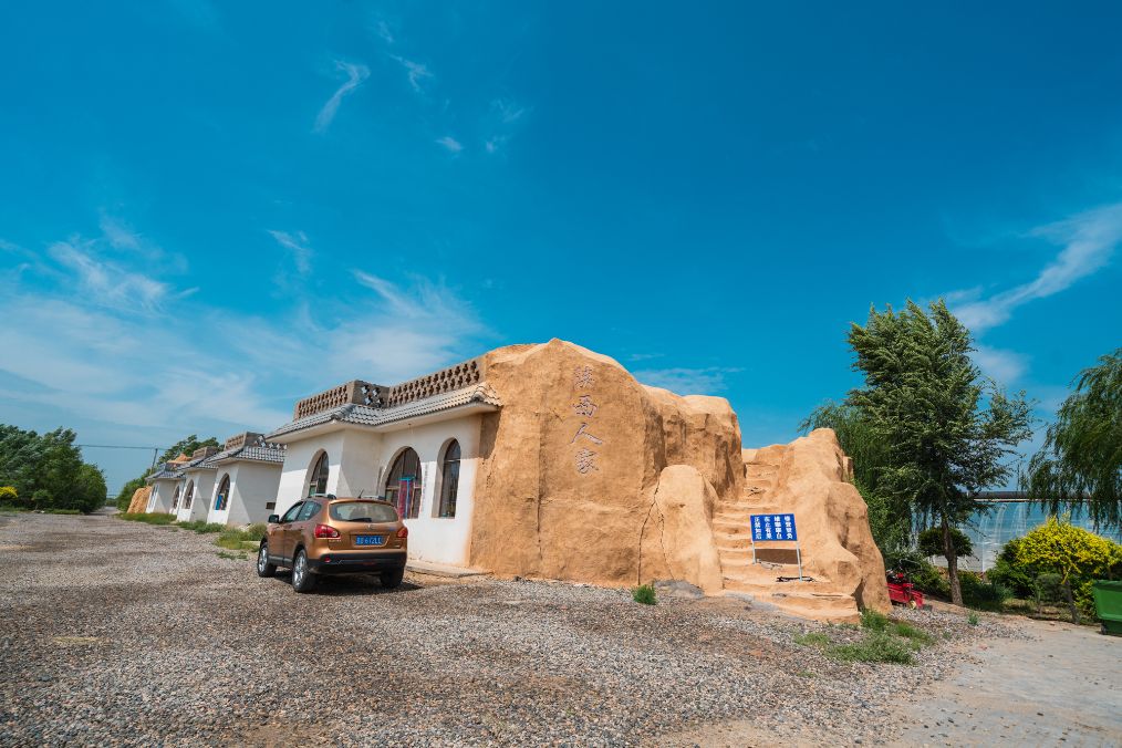 她是滔滔千里黄河的宠儿，阴山之下、河套之上的掌上明珠