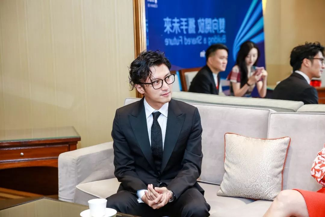 颜值越高的人越不用担心,发型对人的颜值影响大