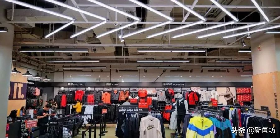 商场耐克阿迪专柜卖假鞋么,商场专柜卖假耐克