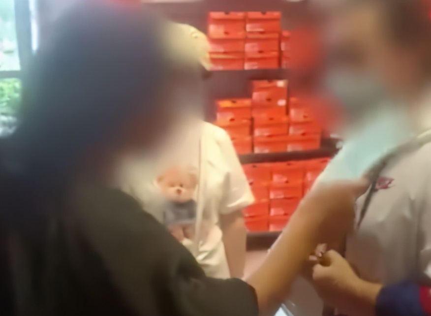 耐克店大欺客 (不值得买的耐克)