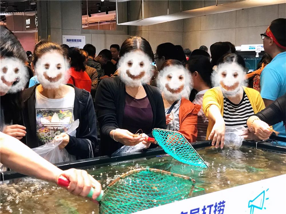 四环外开了家盒马，整个剑南大道的人都去凑热闹了