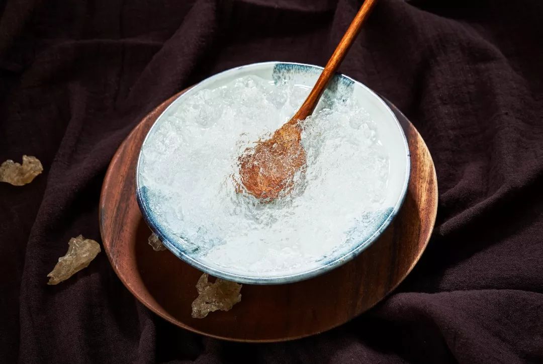 又到换季，你的皮肤也开始干燥缺水了？用上这一招，不仅补水，还有助于瘦身和调节免疫力！