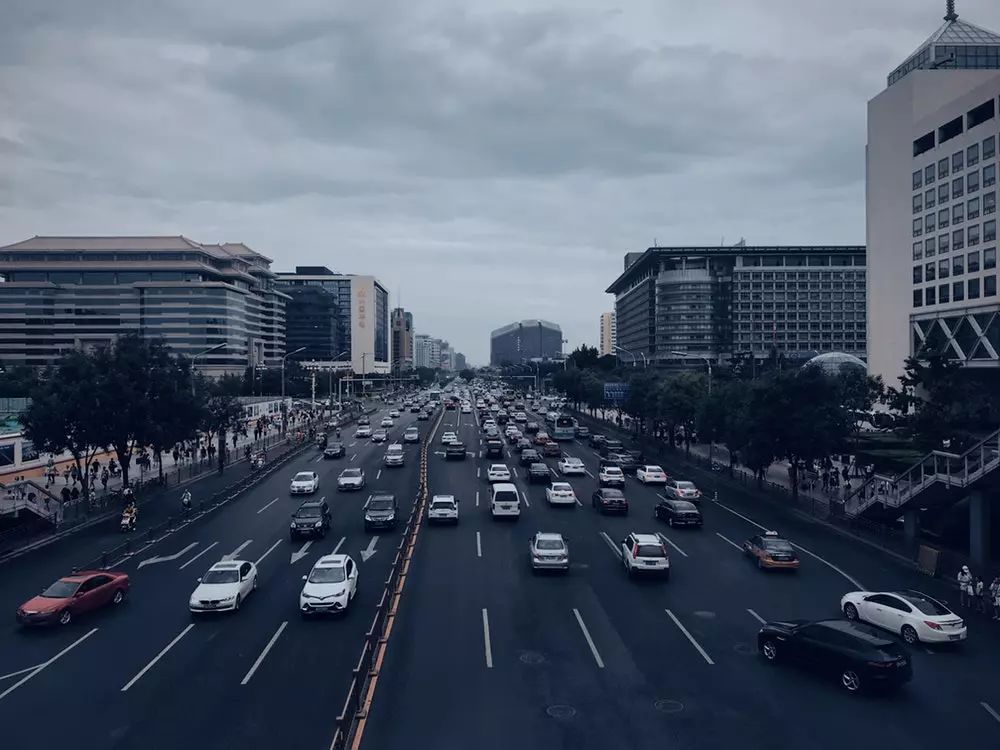 大学摆地摊能挣多少钱,大学生摆地摊一天赚多少钱