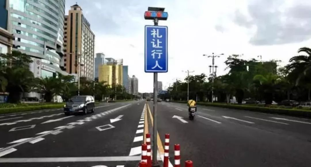 雨花人，注意！这个路口将全面抓拍不礼让斑马线