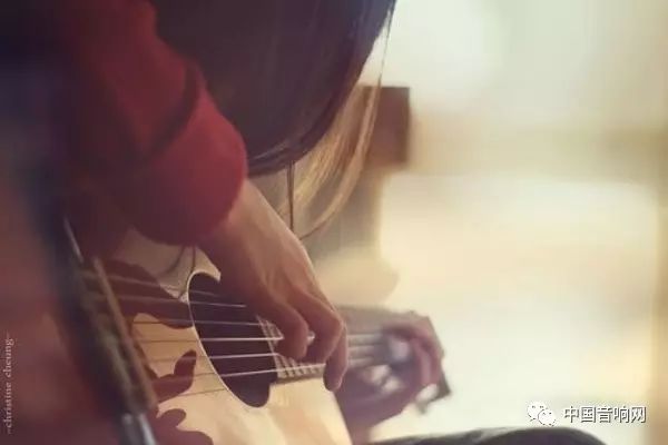 人的耳朵哪一段频率听得最舒服,耳朵听多少频率的声音最舒服