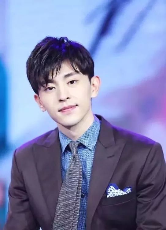 超市洗发水去屑控油柔顺蓬松推荐,男生用什么洗发水洗完柔顺蓬松