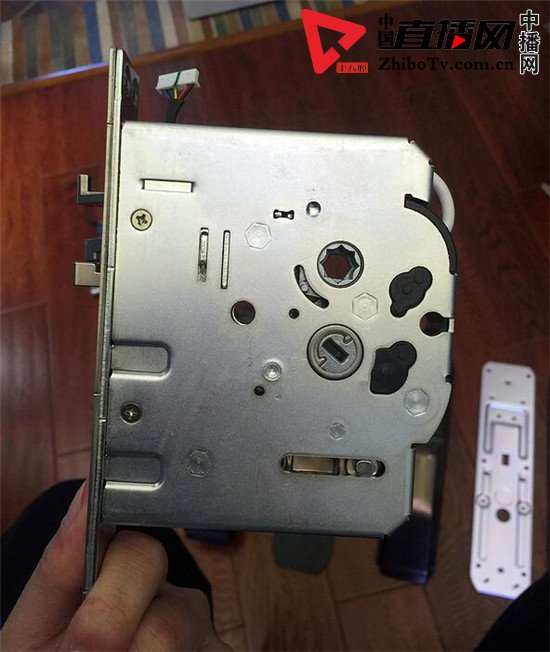 三星指纹锁dp728锁舌怎么伸出来,三星dp728指纹锁能够用软件开锁吗