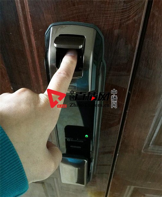 三星指纹锁dp728锁舌怎么伸出来,三星dp728指纹锁能够用软件开锁吗