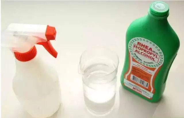 洗冬天的厚衣服怎么洗,衣服又快又简单的教程