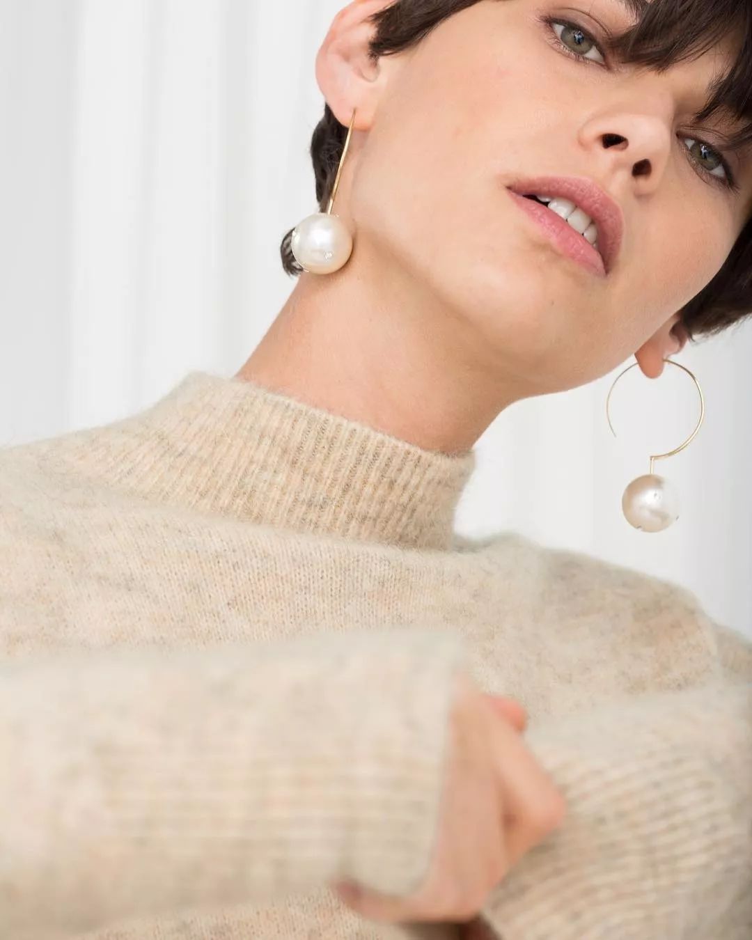 「FM889」大衣起球、新毛衣扎人怎么办？！一招教你轻松搞定！