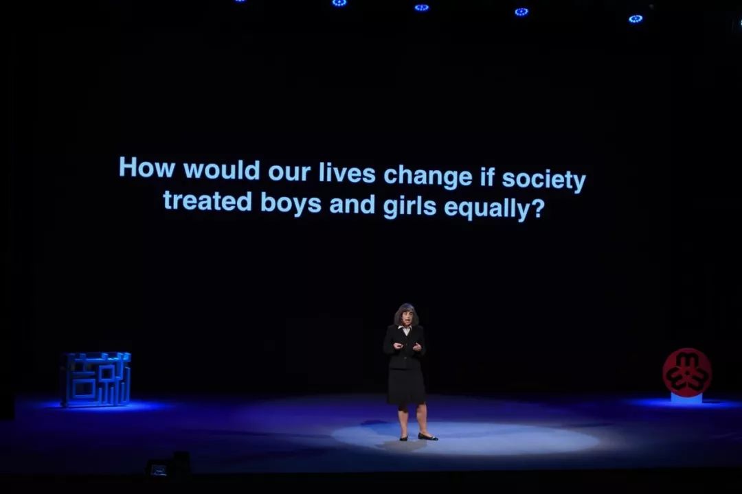 如果我们用完全一样的方式教育男孩和女孩，社会会发生什么变化？